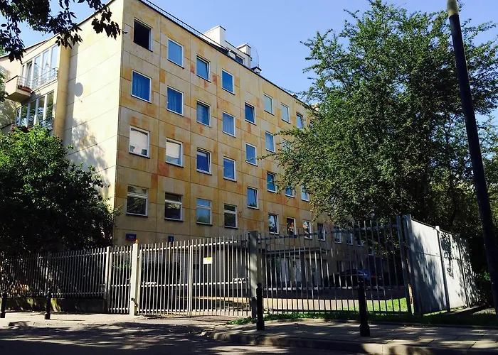Lovely Garden Flat Near Royal Park